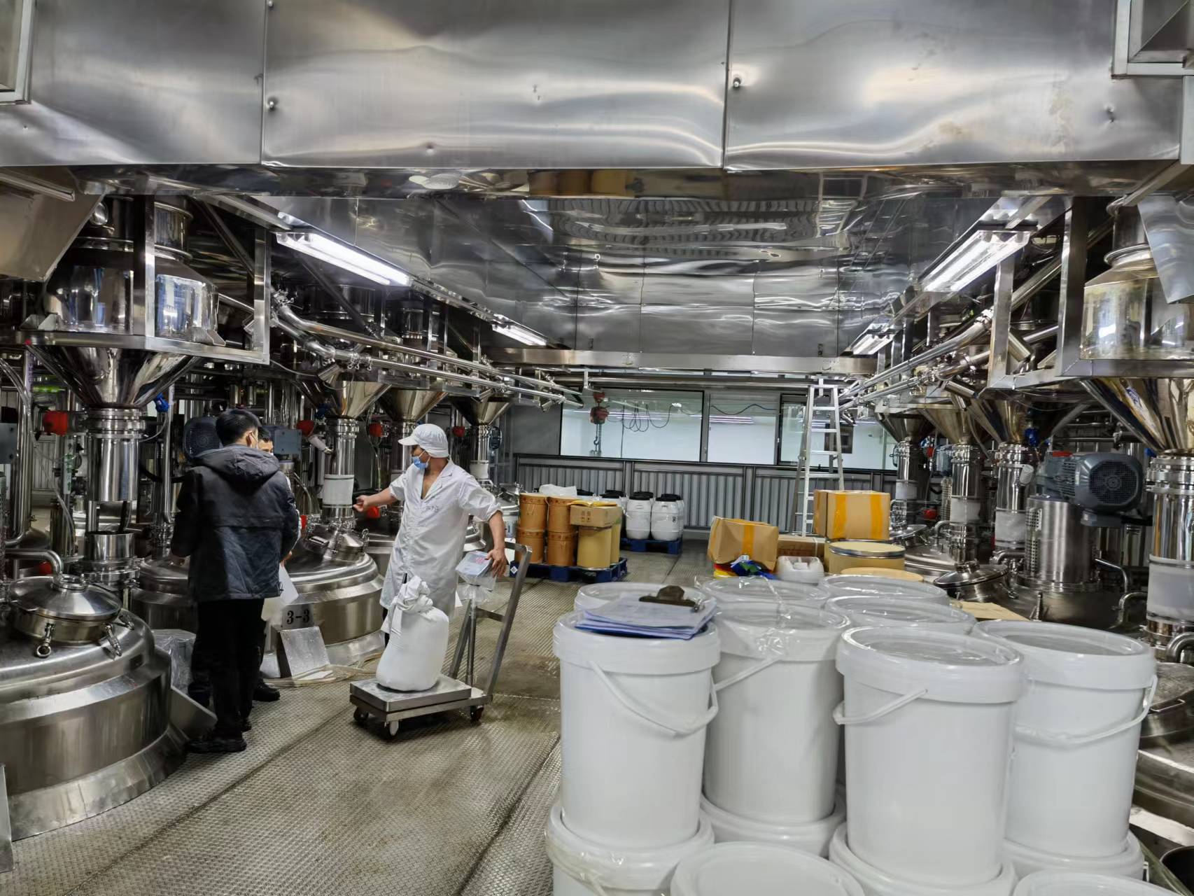 反应釜真空上料生产线